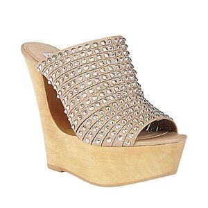NWOT Steve Madden Silver Stud Tan Platform Heels Mules
